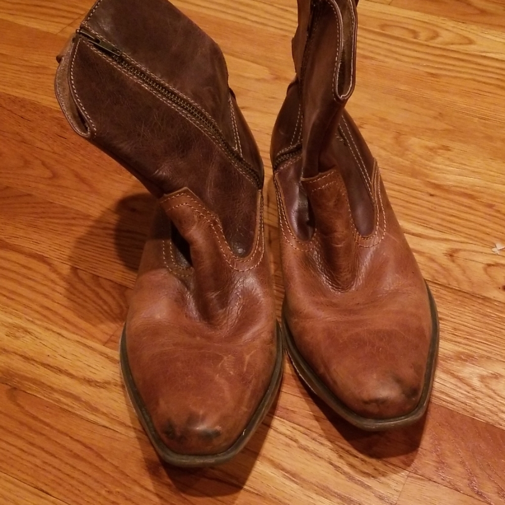 Men Rostan color  boot by Steve Madden